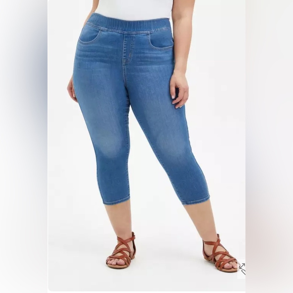 Torrid Skinny Crop Jeans